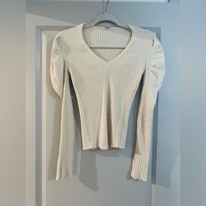 V-Neck Puff Shoulder Top in Cream White M